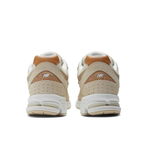 TENIS BEIGE M2002RSC NEW BALANCE