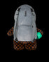MOCHILA DE OSO MARRÓN MONAY BEAR IN SHARK SPRAYGROUND